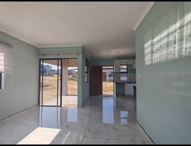 3 BEDROOM FREEHOLD FOR SALE IN SHAKASKRAAL